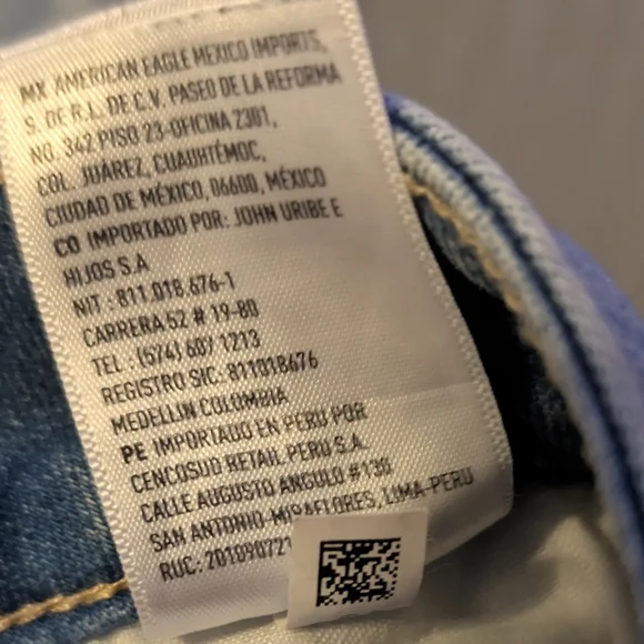 American  Eagle Outfitters High Rise Crop Light Blue Distressed Jeans - Picture 14 of 15